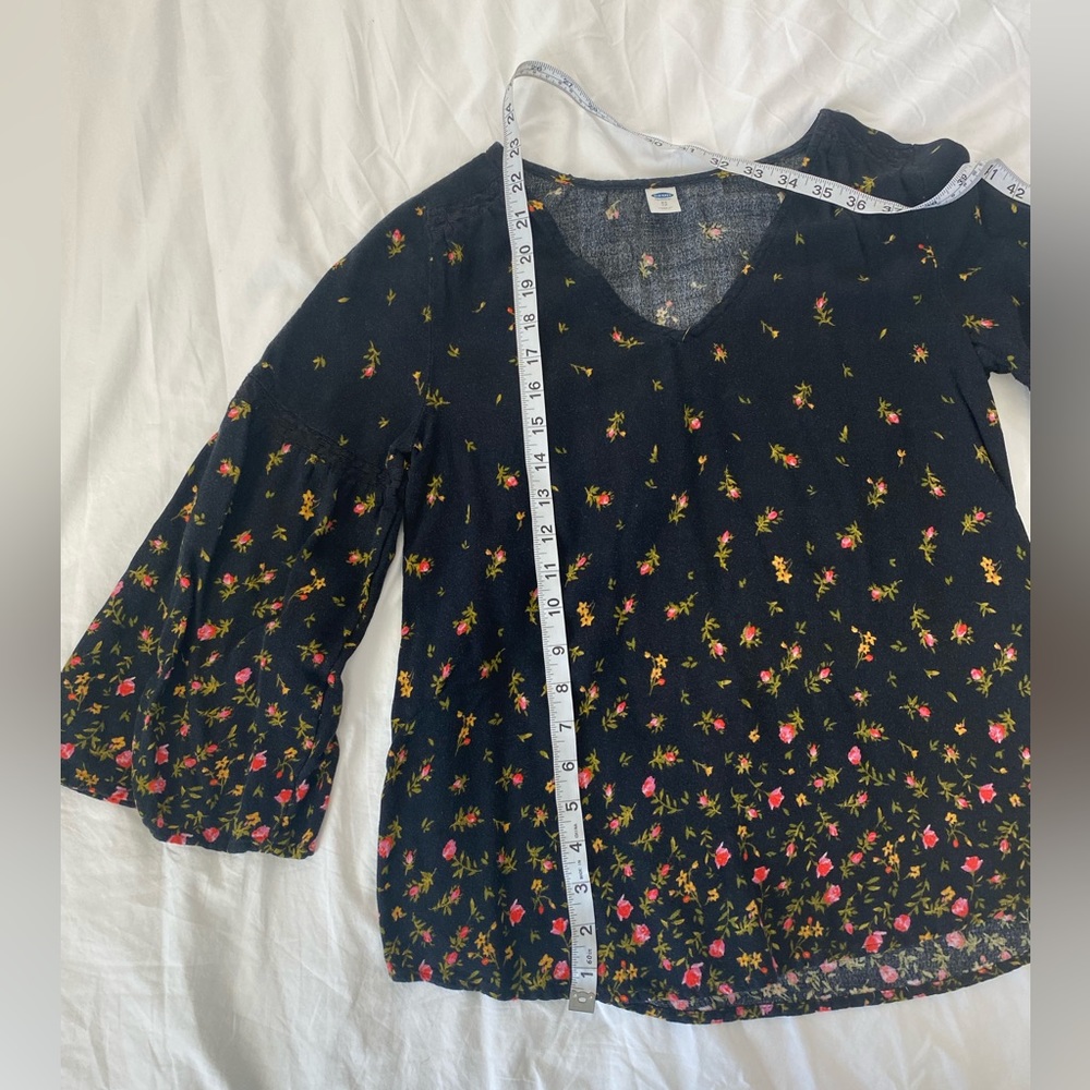 Old Navy Floral‎ Top - Picture 4 of 5